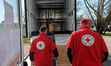 Slika: Podjela paketa pomoći u Općini Sunja