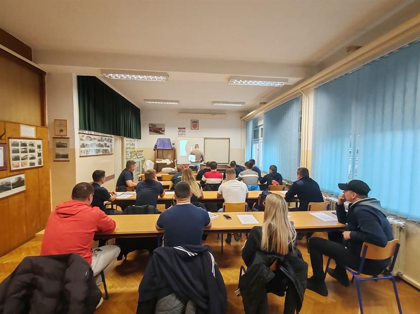 Slika: Održan tečaj Zaštite na radu i korištenja AVD-a za djelatnike Ina Vatrogasnih servisa