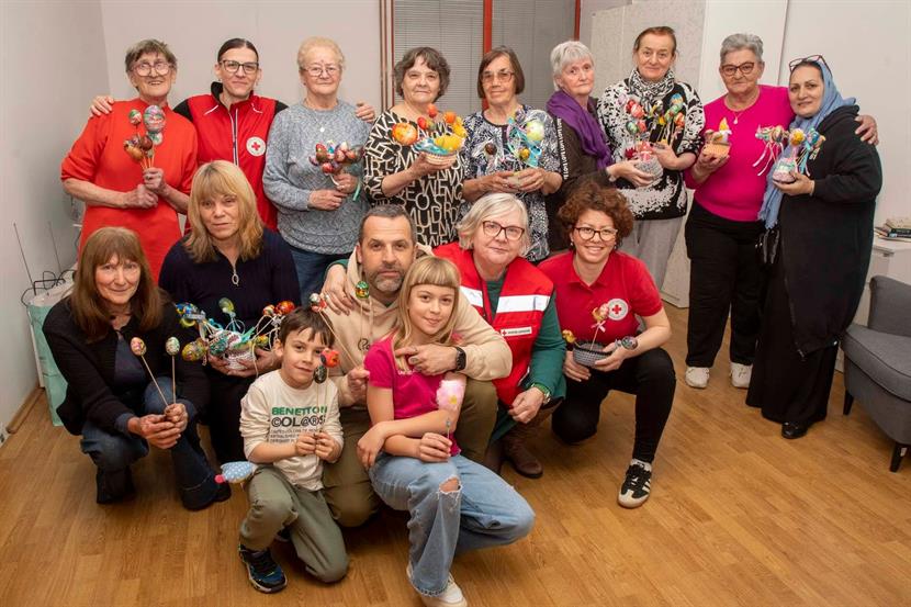 Slika: Održana uskrsna radionica u Dnevnom centru za umirovljenike